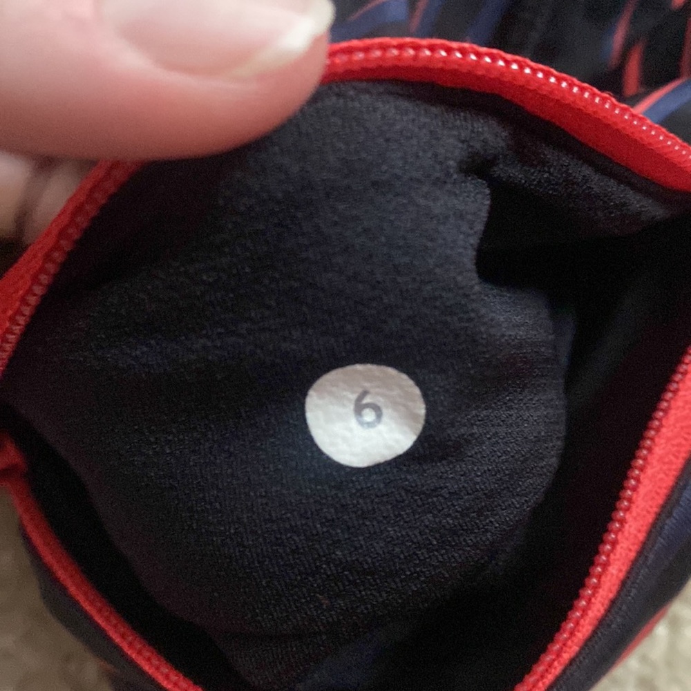 Lululemon Rival Crops - Picture 6 of 7